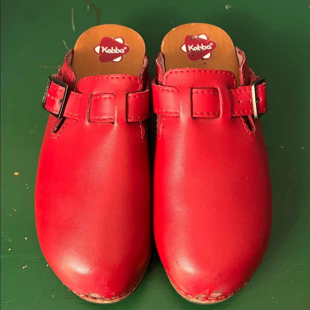 Kebba Red Leather Clogs